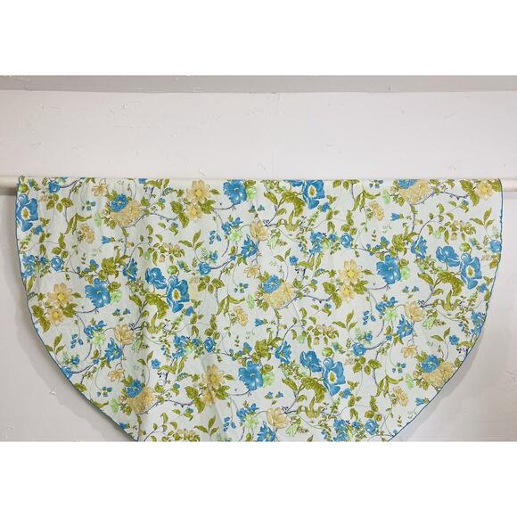 1960s Mod Retro Flower Power Table cloth Round Leaves Blue Green Yellow 65" Dia - Picture 1 of 9